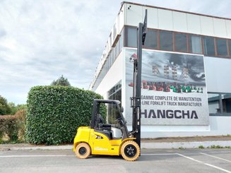 Four wheel front forklift Hangcha XE30-i