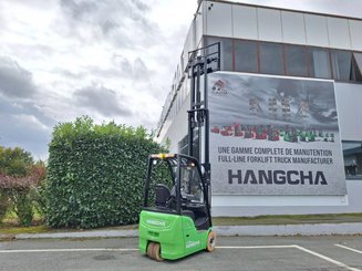 Three wheel front forklift Hangcha XC3-18i (CPDS18-XCC2G-SI)