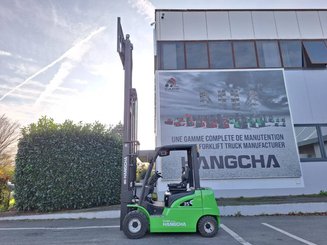 Four wheel front forklift Hangcha XC35i