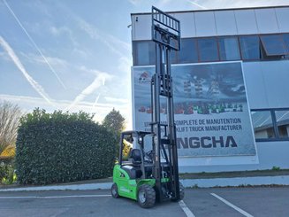 Four wheel front forklift Hangcha XC35i