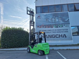 Four wheel front forklift Hangcha XC35i