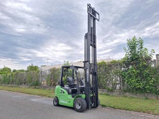 Four wheel front forklift Hangcha XC35i