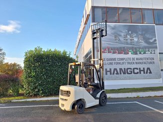 Four wheel front forklift Hangcha XF25D - 11