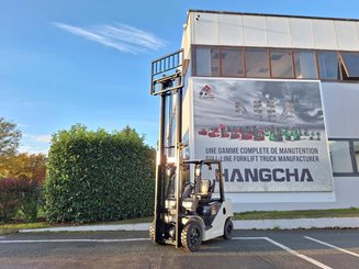 Four wheel front forklift Hangcha XF25D - 6