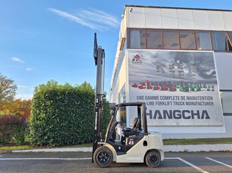 Four wheel front forklift Hangcha XF25D - 8