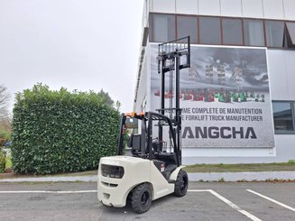 Four wheel front forklift Hangcha XF30D
