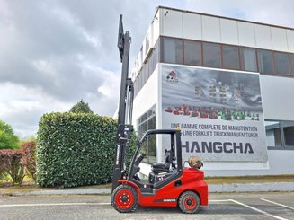 Four wheel front forklift Hangcha XF35G-2