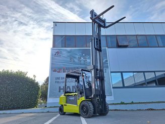 Four wheel front forklift Clark GEX40 - 7