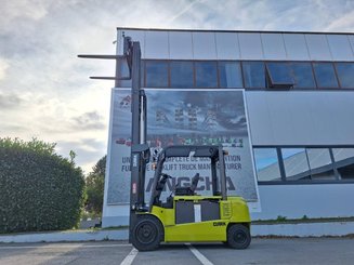Four wheel front forklift Clark GEX40 - 8