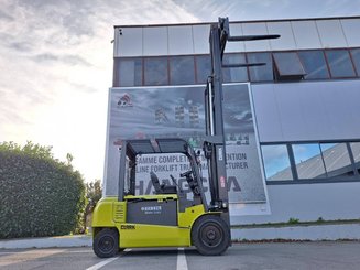 Four wheel front forklift Clark GEX40