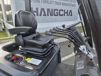Four wheel front forklift Hangcha AE15 - 12