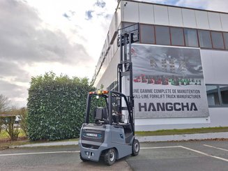 Four wheel front forklift Hangcha AE15 - 11