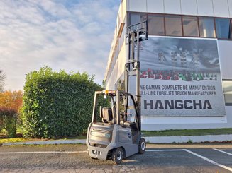 Four wheel front forklift Hangcha AE15 - 11