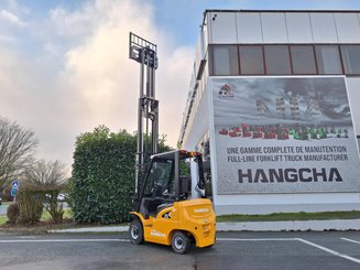 Four wheel front forklift Hangcha XE20Ci