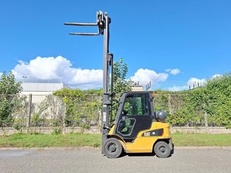 Four wheel front forklift Caterpillar GP25NTD - 2