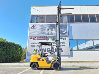 Four wheel front forklift Caterpillar GP30NTD