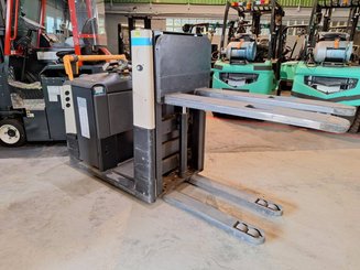Low-level order picker Crown GPC3045