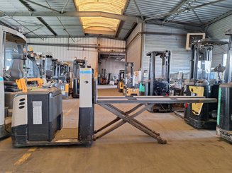 Low-level order picker Crown GPC3055-2.0