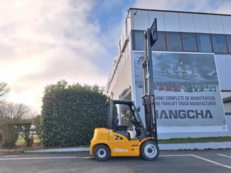 Four wheel front forklift Hangcha XE38i (CPD38-XEY2HA-SI)