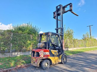 Four wheel front forklift Yale GLP35VX - 11