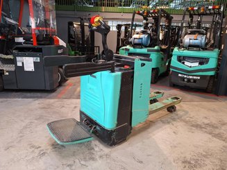 Pedestrian pallet truck Yale MP20X - 10