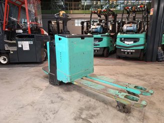 Pedestrian pallet truck Yale MP20X
