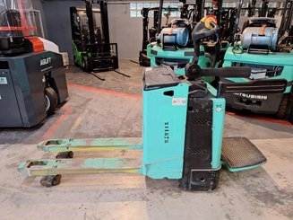 Pedestrian pallet truck Yale MP20X