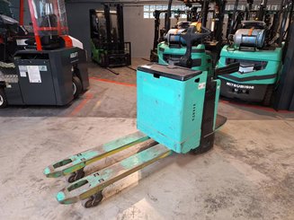 Pedestrian pallet truck Yale MP20X - 7