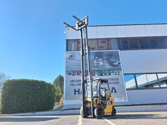 Four wheel front forklift Caterpillar GP25NT
