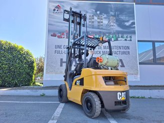 Four wheel front forklift Caterpillar GP30N