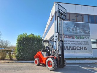 All-terrain forklift Hangcha TT30-2