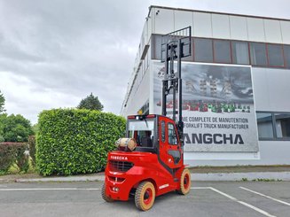 Four wheel front forklift Hangcha XF50G-2 (CPYD50-X2XH11BN)