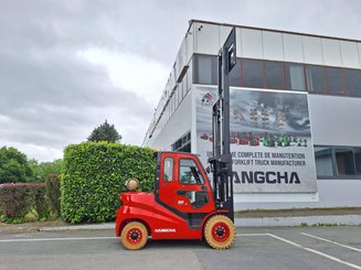 Four wheel front forklift Hangcha XF50G-2 (CPYD50-X2XH11BN)