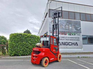 Four wheel front forklift Hangcha XF55G-2