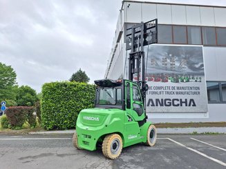 Four wheel front forklift Hangcha XC80i-600 (CPD80-XCY2-SI)