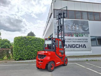 Four wheel front forklift Hangcha XF55D-2 - 11