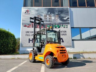 All-terrain forklift Ausa C150H