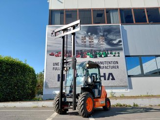 All-terrain forklift Ausa C150H