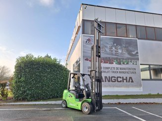 Four wheel front forklift Hangcha XC35i