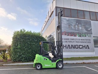 Four wheel front forklift Hangcha XC35i
