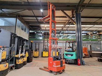Pedestrian pallet stacker BT LSF 1250 EE