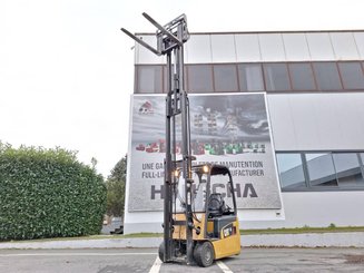 Three wheel front forklift Caterpillar EP16NT - 5