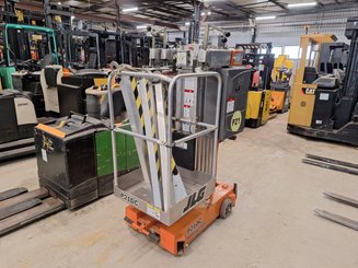 Vertical lift platform JLG P21DC - 1