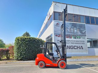 Four wheel front forklift Hangcha XF35D-2