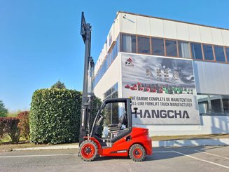 Four wheel front forklift Hangcha XF35D-2