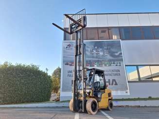 Four wheel front forklift Caterpillar GP35NT