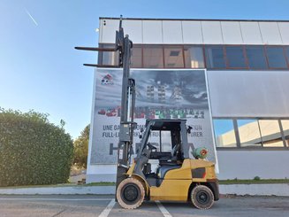 Four wheel front forklift Caterpillar GP35NT