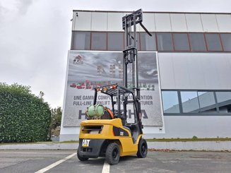Four wheel front forklift Caterpillar GP25NT