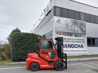 Four wheel front forklift Hangcha XF35D-2 (CPCD35-X2H7F1)