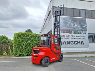Four wheel front forklift Hangcha XF55D-2